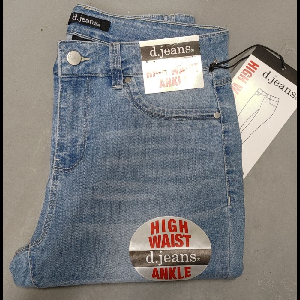 Nwt djeans ankle light blue stretchy 26.5"…